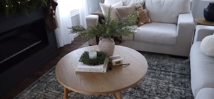 How to Decorate Your Coffee Table for Christmas